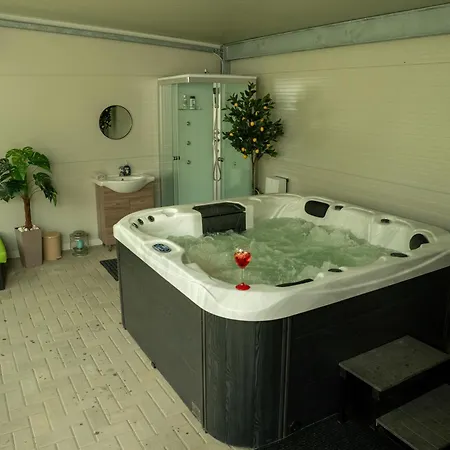 Zsofi Vendeghaz Apartment