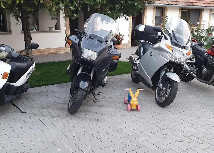 Διαμέρισμα Zsofi Vendeghaz Szekszárd